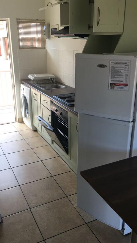 To Let 2 Bedroom Property for Rent in Grahamstown Central Eastern Cape